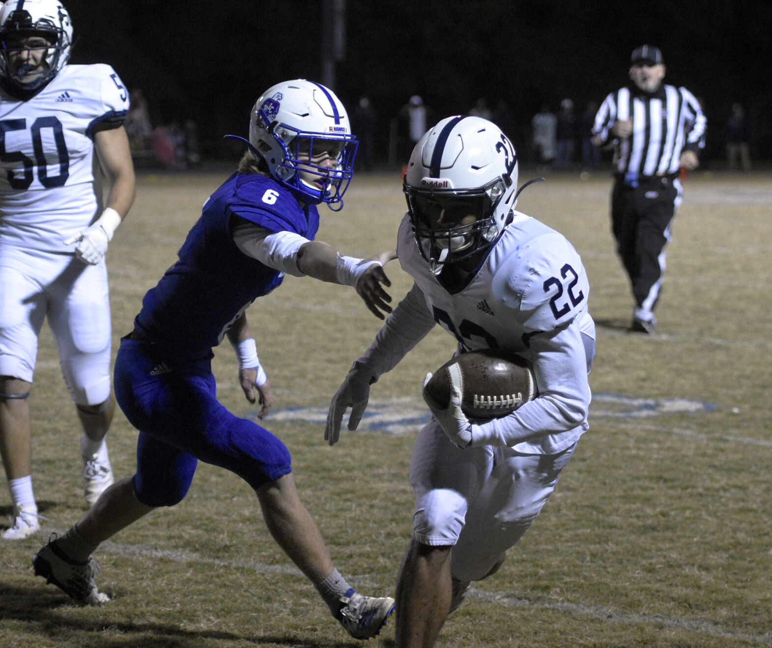 PREP FOOTBALL: E’town breaks away in the second half, beats LaRue